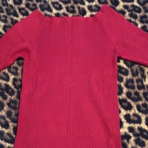 T Tahari Ribbed Burgundy Sweater